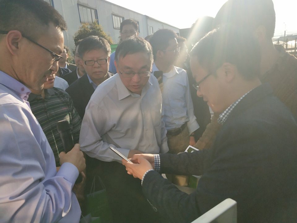 ������ͨ�^�֙C�˲鿴�����x��y����x��O�y�D���A������