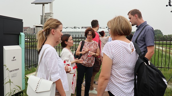 研修班一行在現代農業產業園現場觀摩2